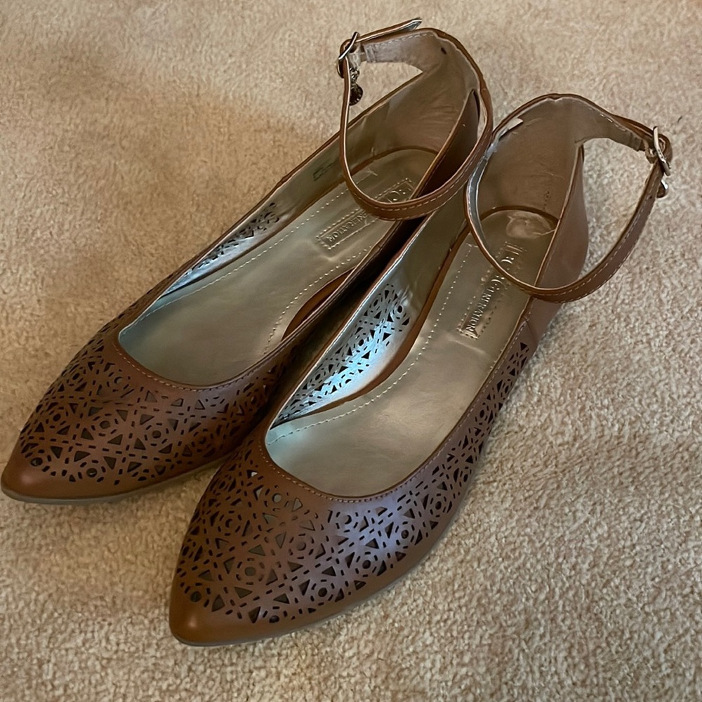 BCBG Generation Sandals Size 8M/38